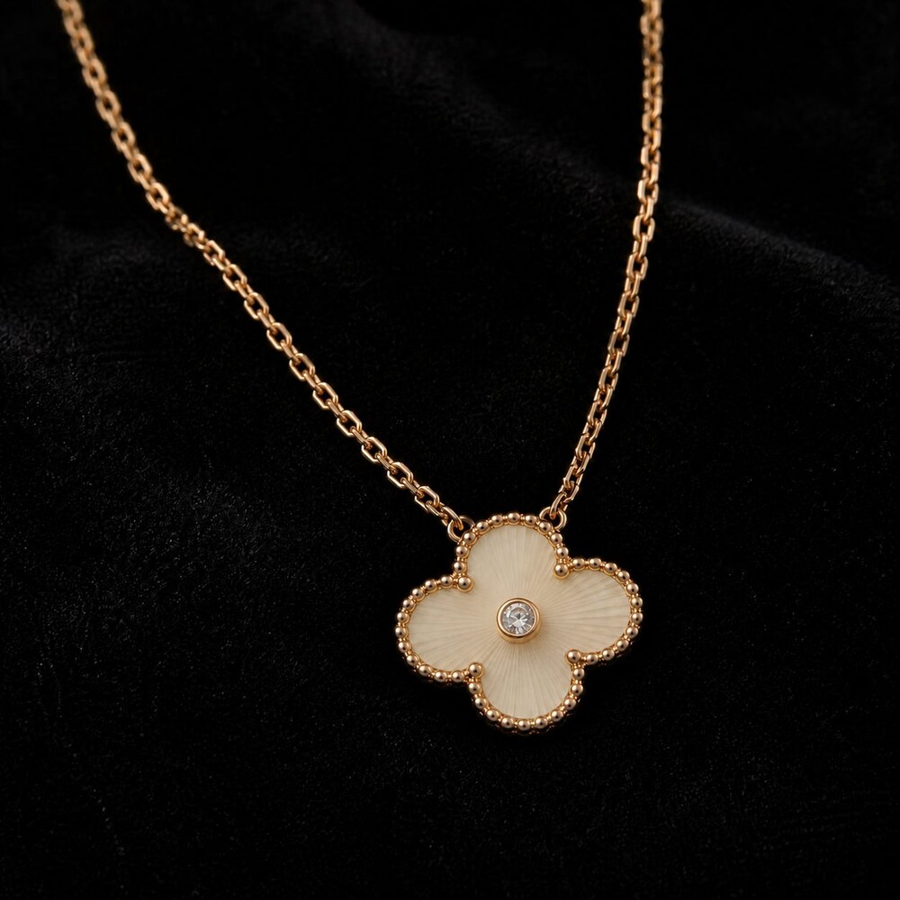 Van Cleef & Arpels Elegant Signature Necklace Style 2 | New with Box - Picture 4 of 9